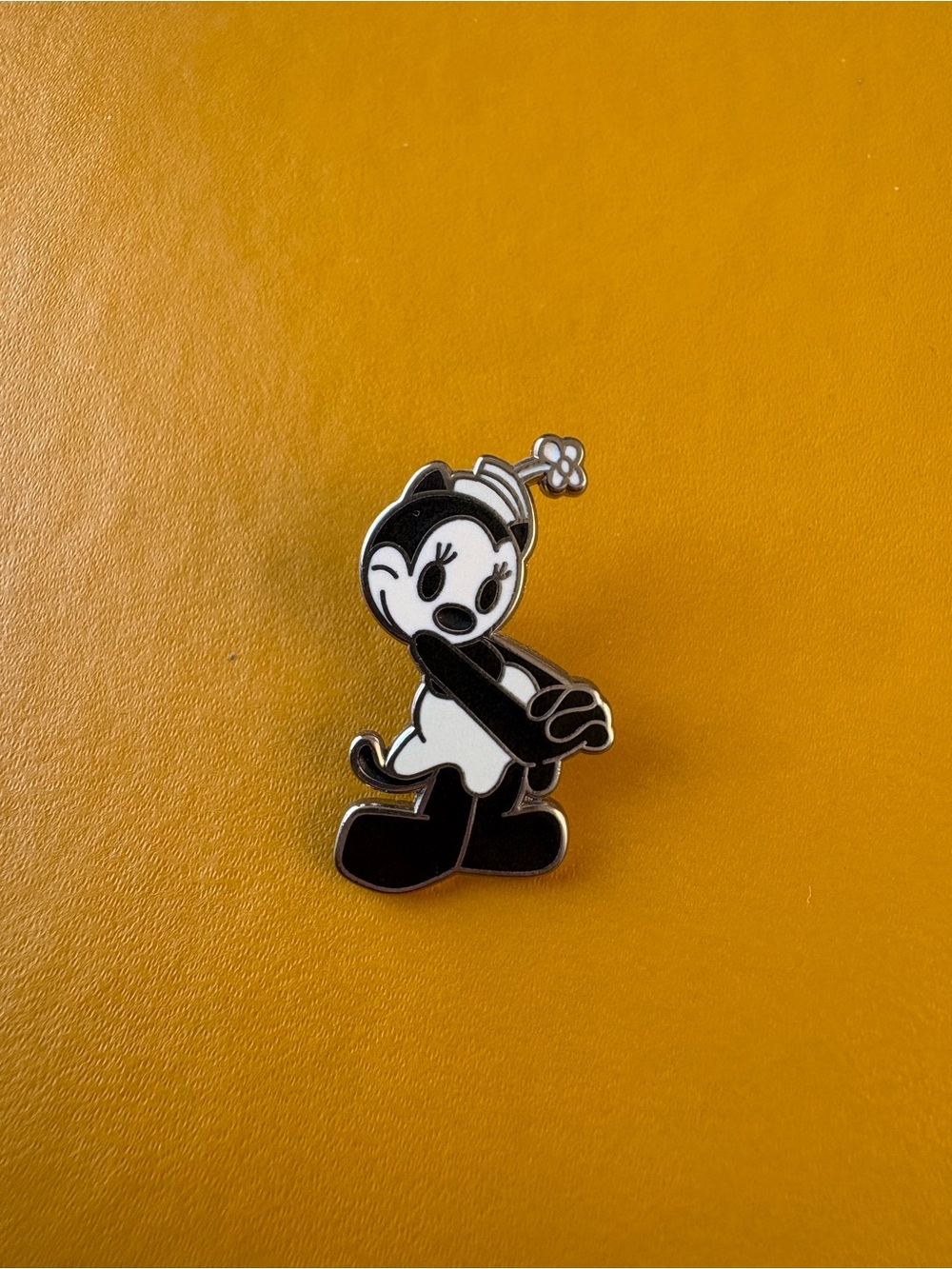 Disney Trading Pin Ortensia Oswald Lucky Rabbit Collection
